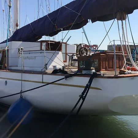 Yacht Sean Paquito Iv Hotel na wodzie