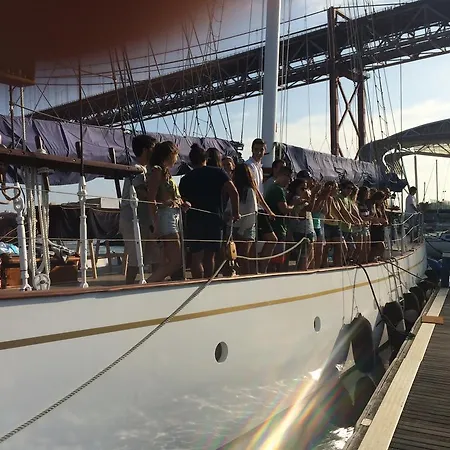 Yacht Sean Paquito Iv Lizbona