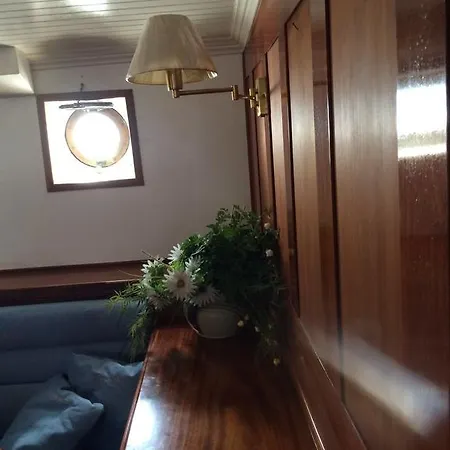 Πλωτό κατάλυμα Yacht Sean Paquito Iv *