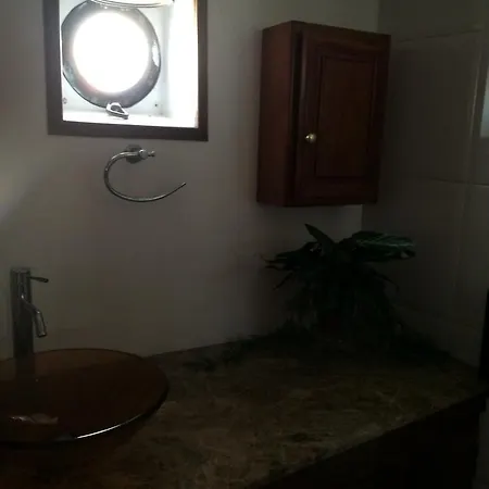 Hotel na wodzie Yacht Sean Paquito Iv *