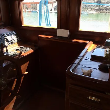 Hotel na wodzie Yacht Sean Paquito Iv