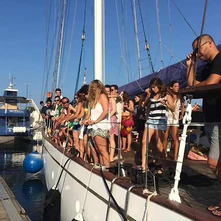 Yacht Sean Paquito Iv Hotel na wodzie