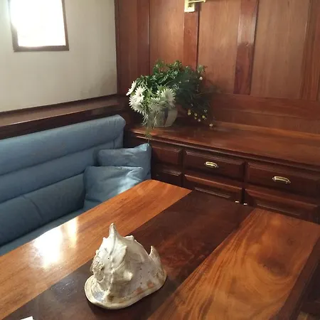 Hotel na wodzie Yacht Sean Paquito Iv *