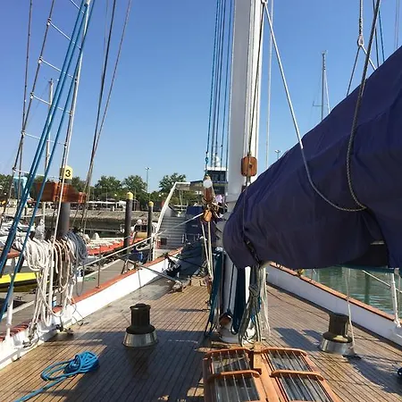 Yacht Sean Paquito Iv Ботель